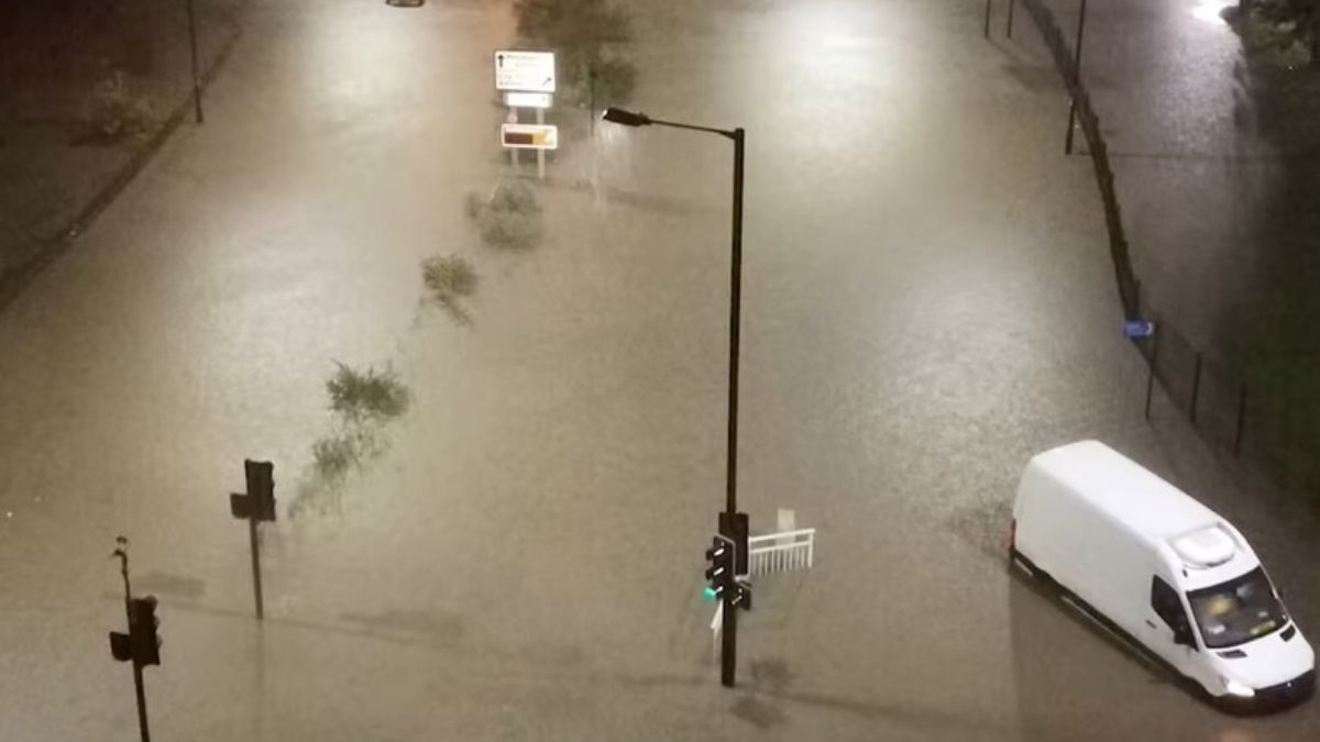 Dio Engleske pod vodom, poginula jedna žena, stotine evakuirane